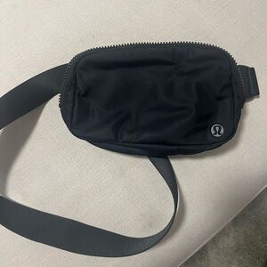 Lululemon black belt bag